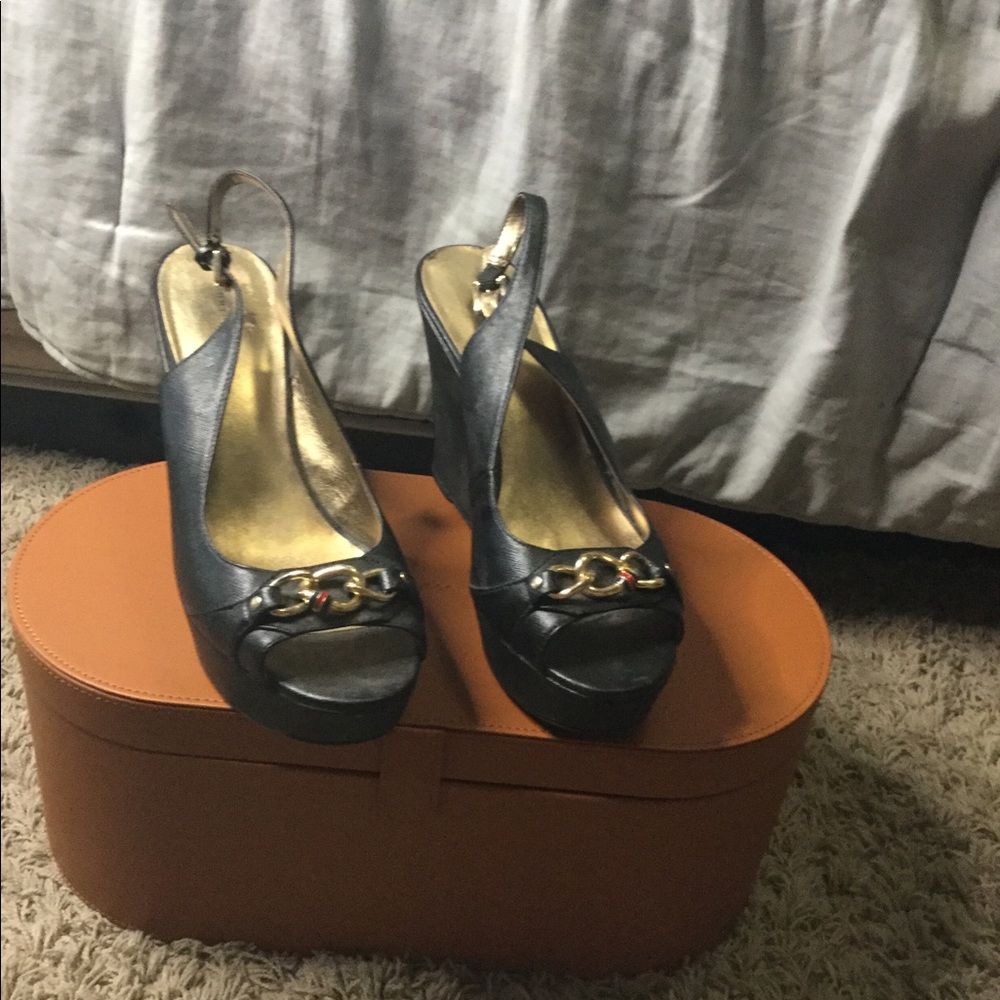 Black wedge heels